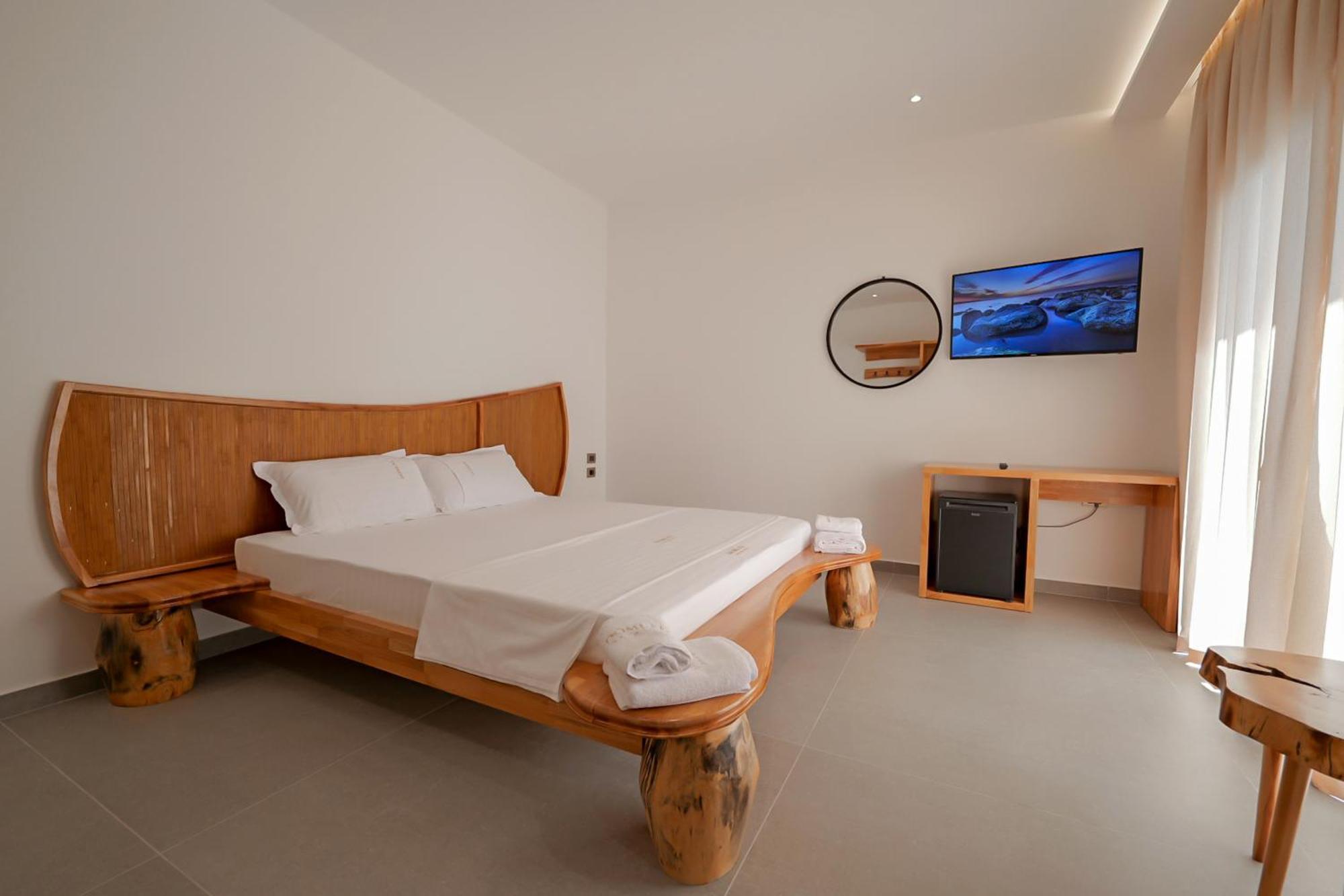 Domi Valley Lodge *