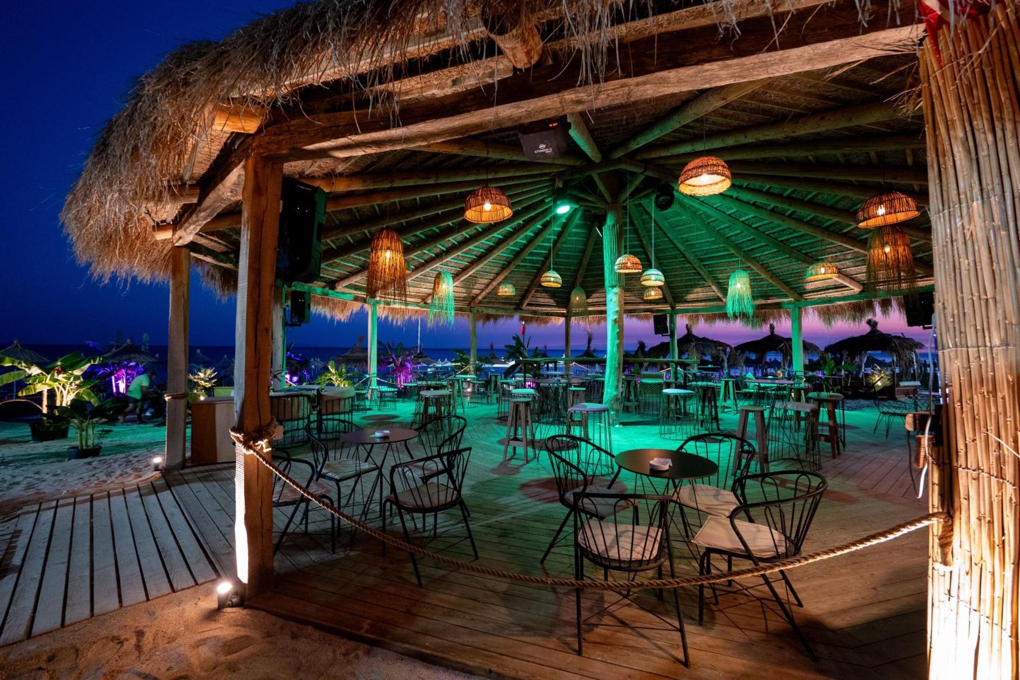 Domi Valley Lodge *
